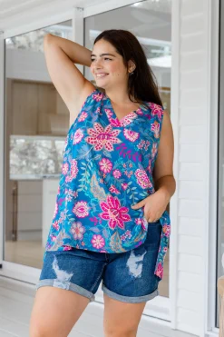 Proud Poppy Clothing Dannie Top in Paisley Floral PaisleyFloral Hot